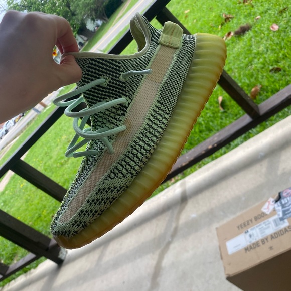 Yeezy - Picture 3 of 7